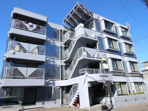 クリスタルハイツＲⅠ外観写真