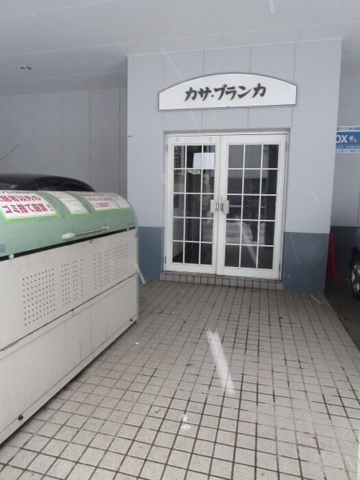 物件外観写真5　(エントランス部分)