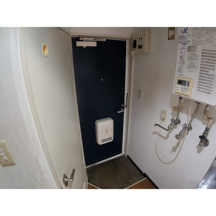 物件内観写真16　(玄関)