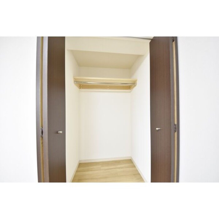 物件内観写真12　(収納)