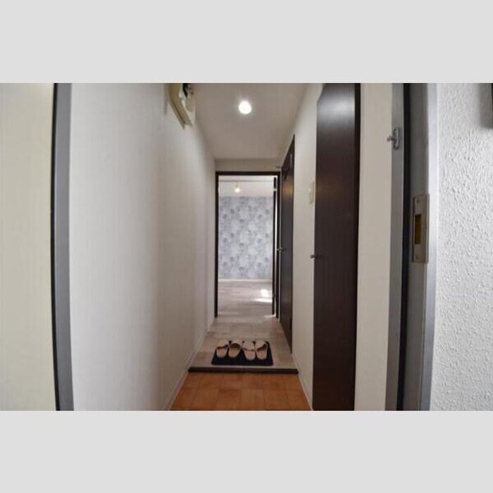 物件内観写真14　(玄関)