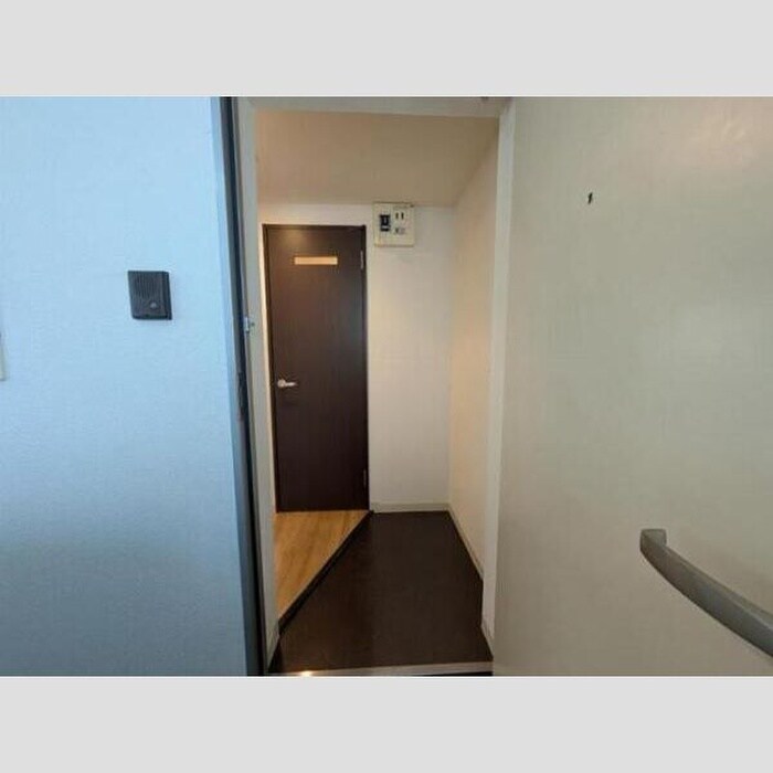 物件内観写真14　(玄関)