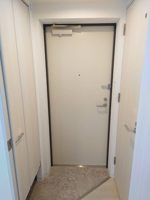 物件内観写真16　(玄関)