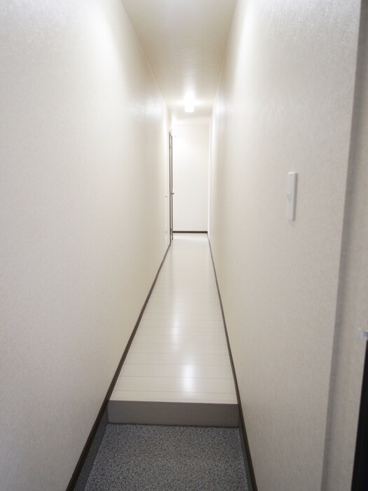 物件内観写真16　(玄関)