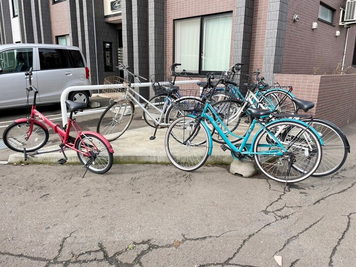 物件外観写真6　(駐輪場)