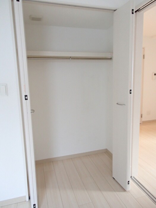 物件内観写真12　(収納)