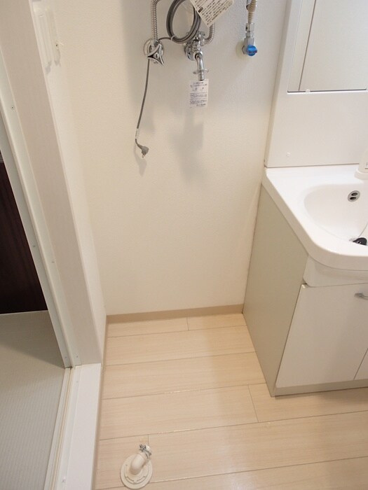 物件内観写真15　(洗濯機置場)