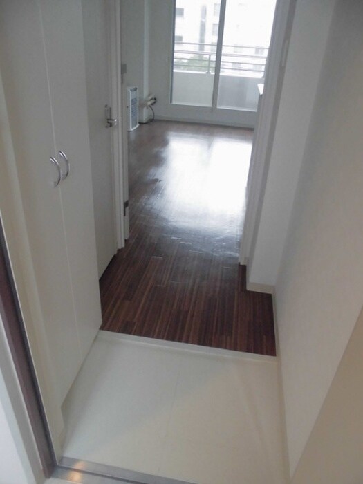 物件内観写真16　(玄関)