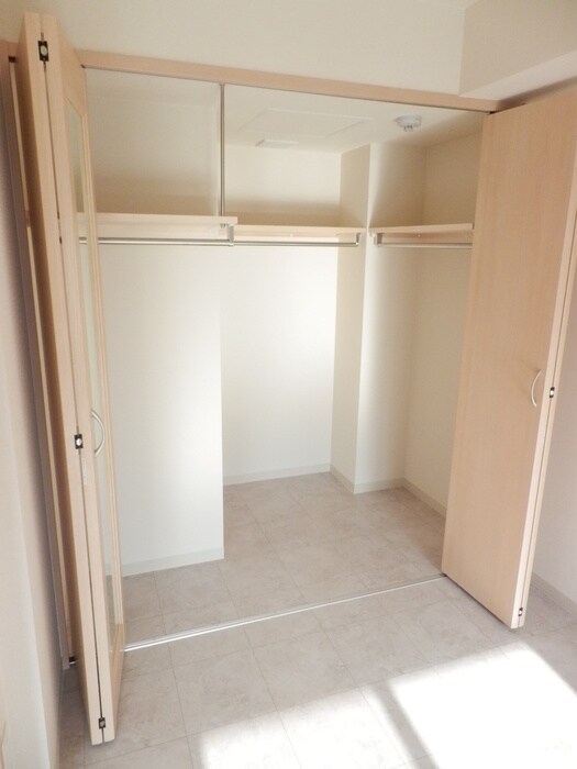 物件内観写真6　(収納)