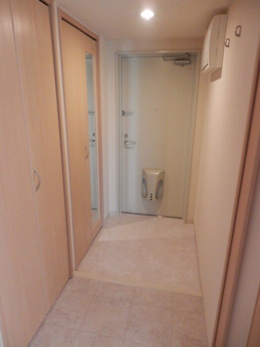 物件内観写真12　(玄関)