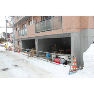 物件外観写真3　(駐車場)