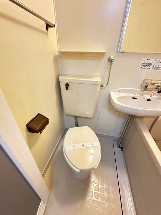 物件内観写真14　(トイレ)