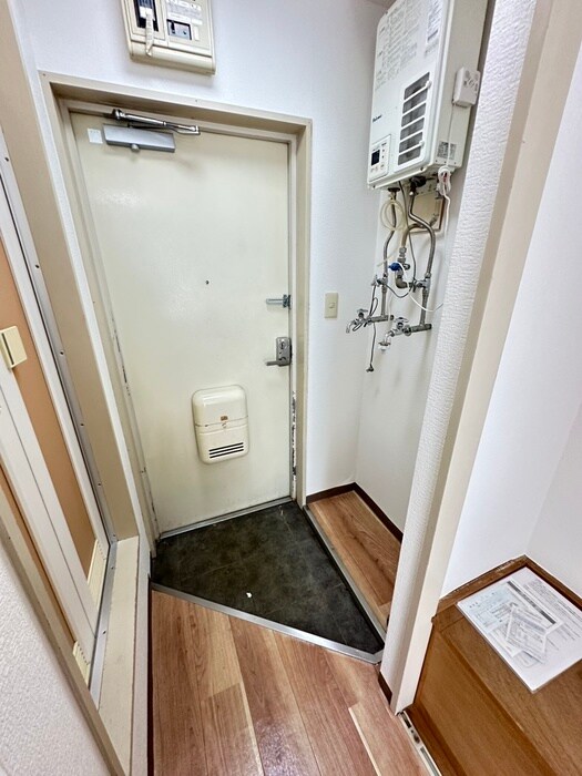 物件内観写真17　(玄関)