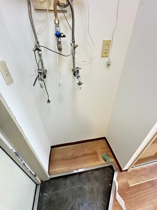 物件内観写真19　(洗濯機置場)