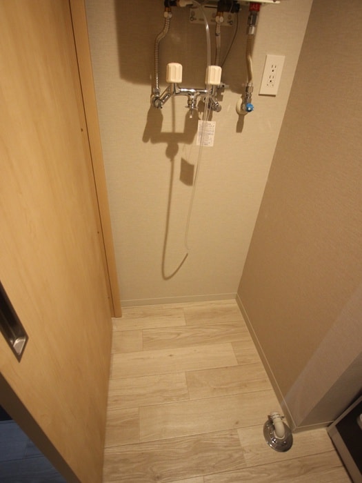 物件内観写真8　(洗濯機置場)