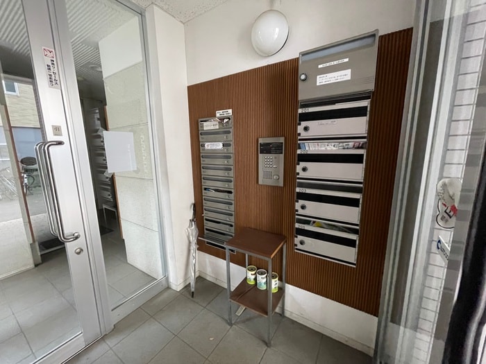 物件外観写真4　(エントランス部分)