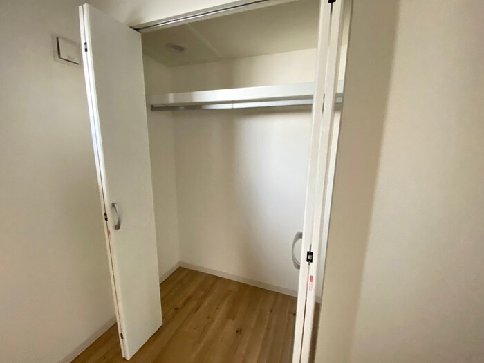 物件内観写真12　(収納)