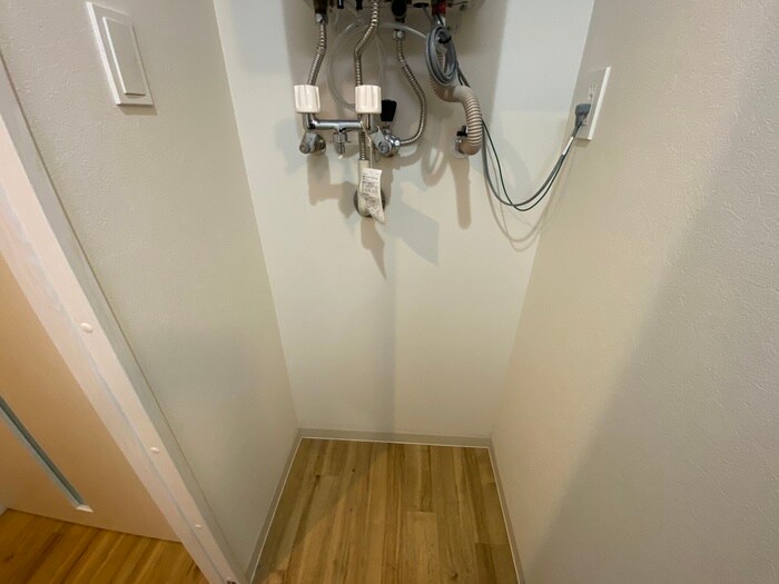 物件内観写真17　(洗濯機置場)