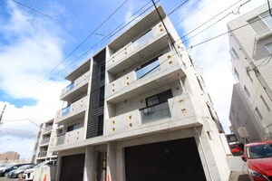 ウォ－ムズライフ外観写真