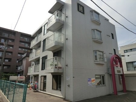 ロ－ヤルハイツ澄川外観写真