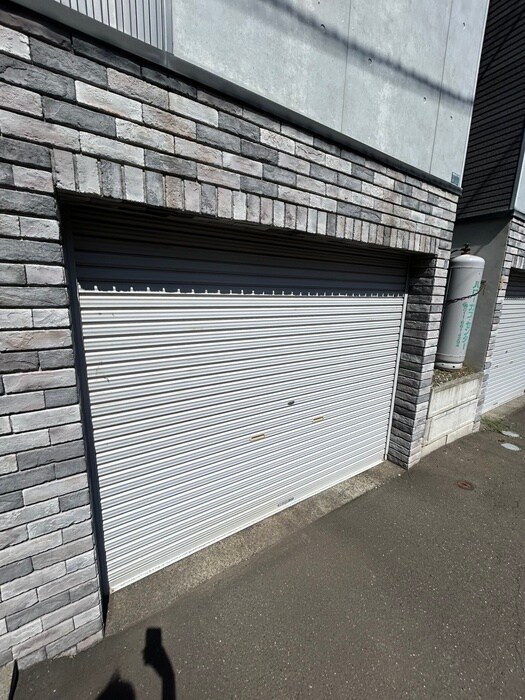 物件外観写真3　(駐車場)