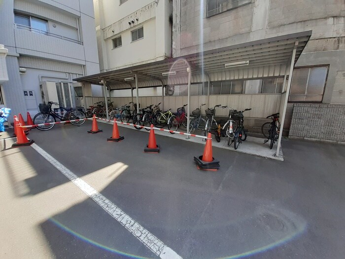 物件外観写真6　(駐輪場)