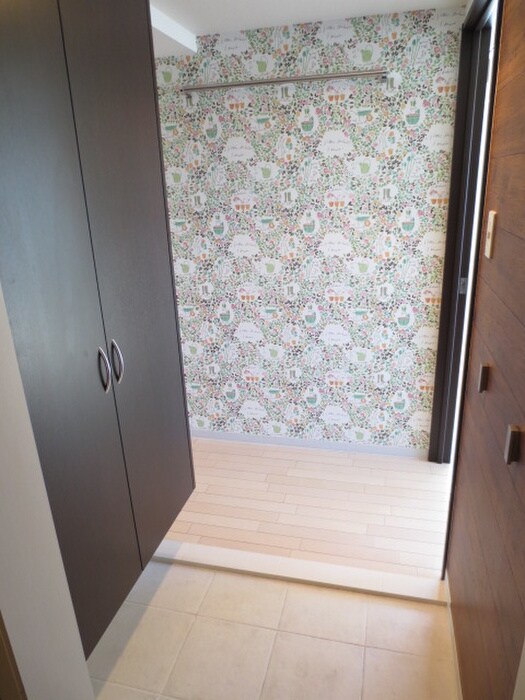 物件内観写真13　(玄関)