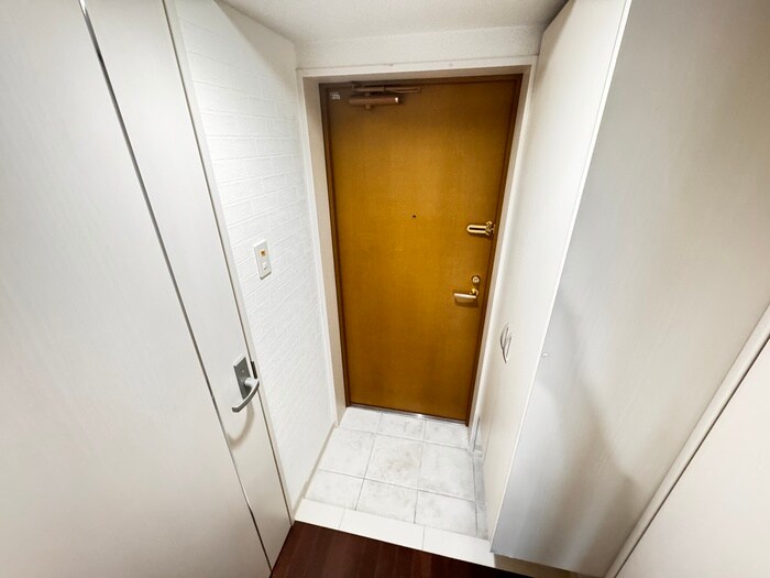 物件内観写真16　(玄関)