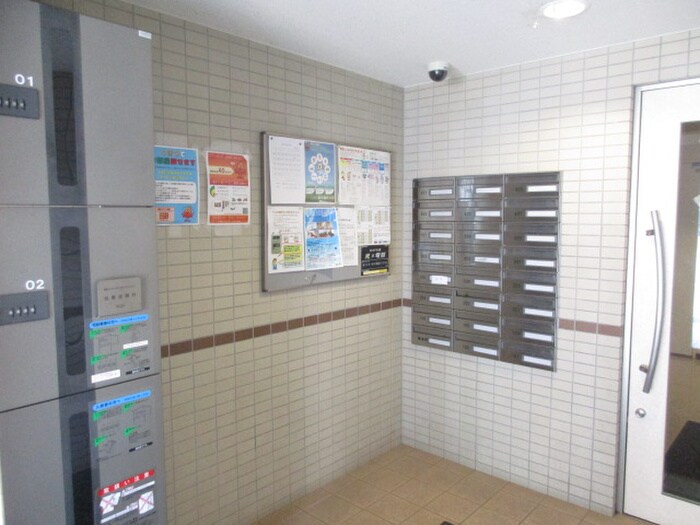 物件外観写真4　(エントランス部分)