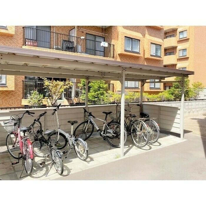 物件外観写真6　(駐輪場)