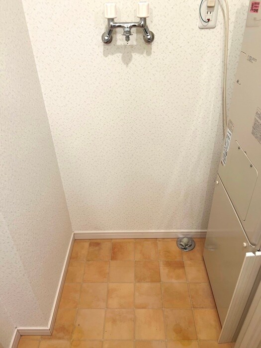 物件内観写真17　(洗濯機置場)
