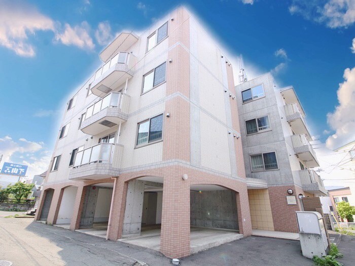 ファミリ－コ－ト福住の物件外観写真