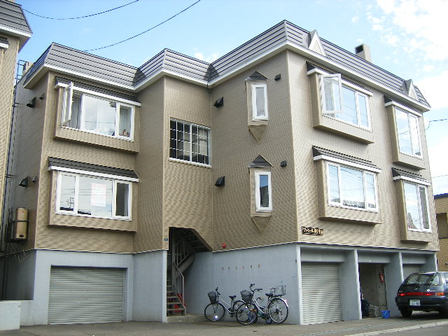 ファミール新川