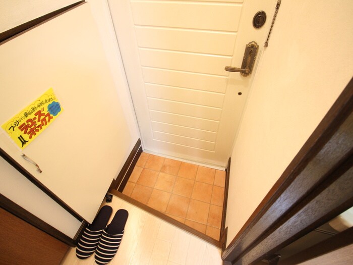 物件内観写真16　(玄関)