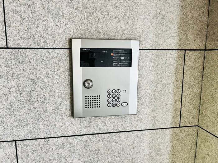 物件外観写真4　(エントランス部分)