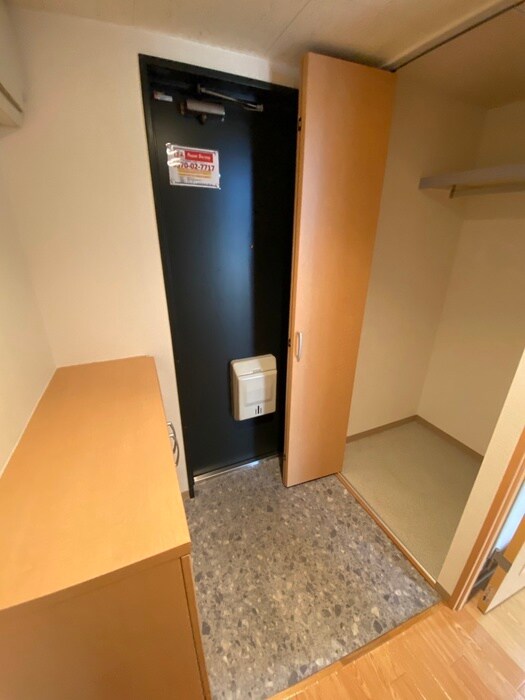 物件内観写真19　(玄関)