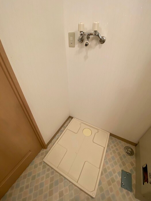 物件内観写真21　(洗濯機置場)