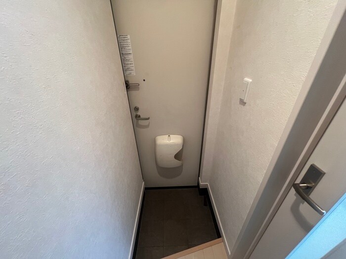物件内観写真16　(玄関)
