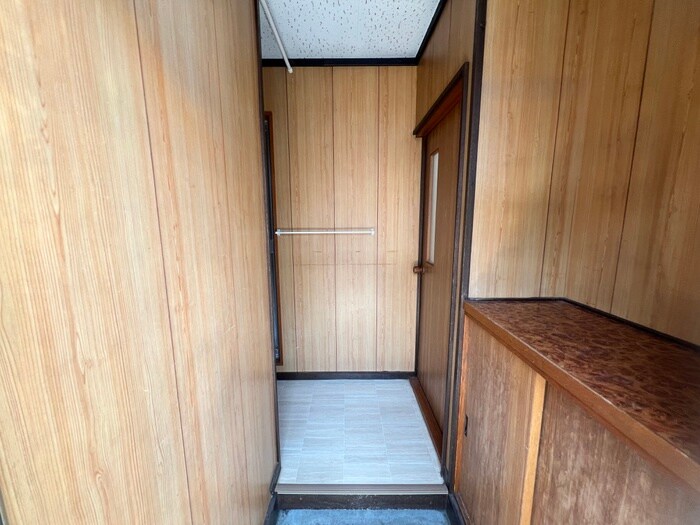 物件内観写真15　(玄関)