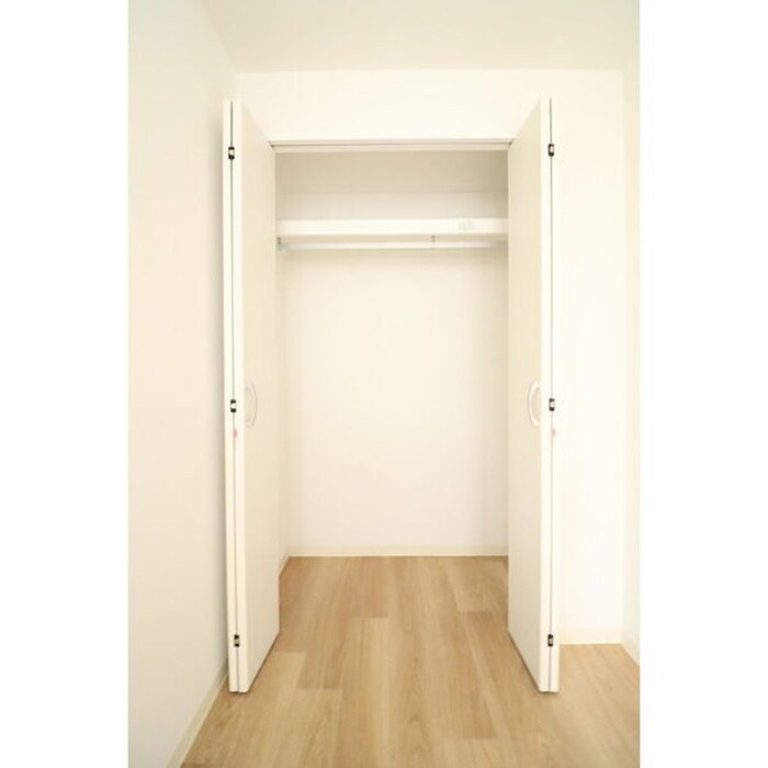 物件内観写真4　(収納)