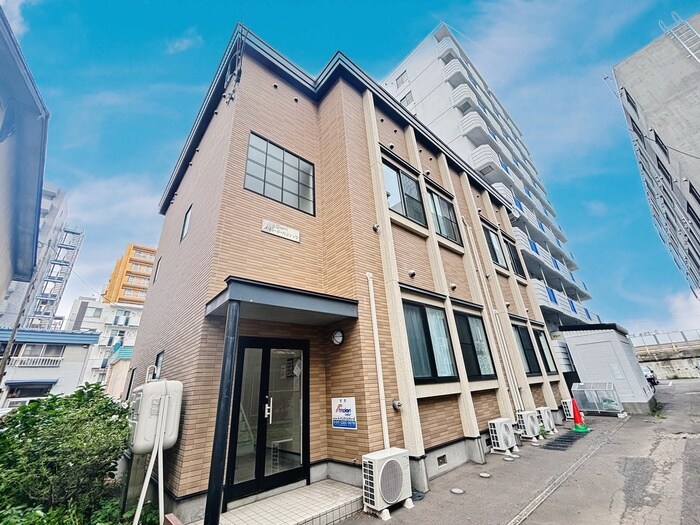 物件外観写真1　(外観写真)