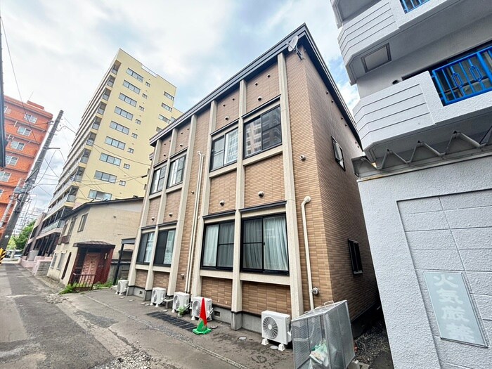 物件外観写真3　(外観写真)