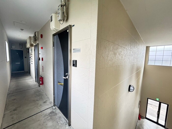 物件外観写真5　(エントランス部分)