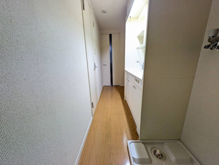 物件内観写真16　(廊下)