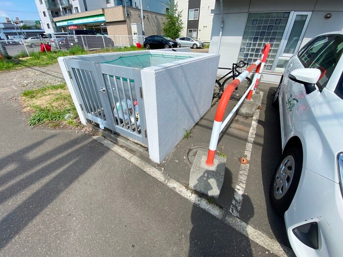 物件外観写真6　(建物設備)