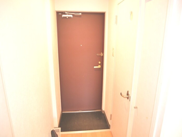 物件内観写真17　(玄関)