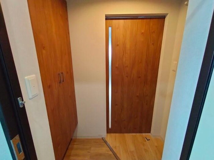 物件内観写真18　(玄関)