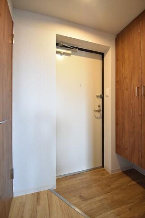 物件内観写真19　(玄関)