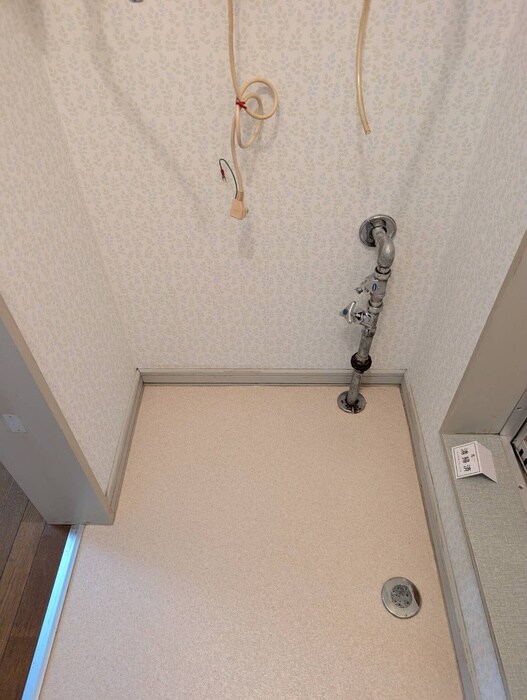 物件内観写真14　(洗濯機置場)