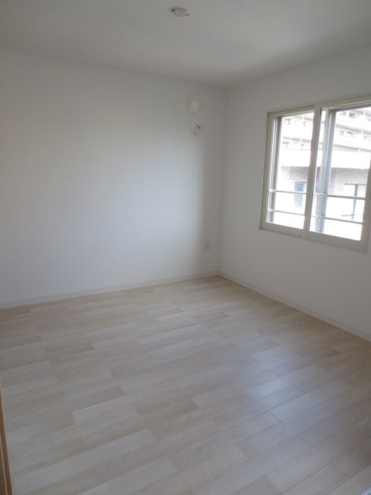 物件内観写真11　(居室)